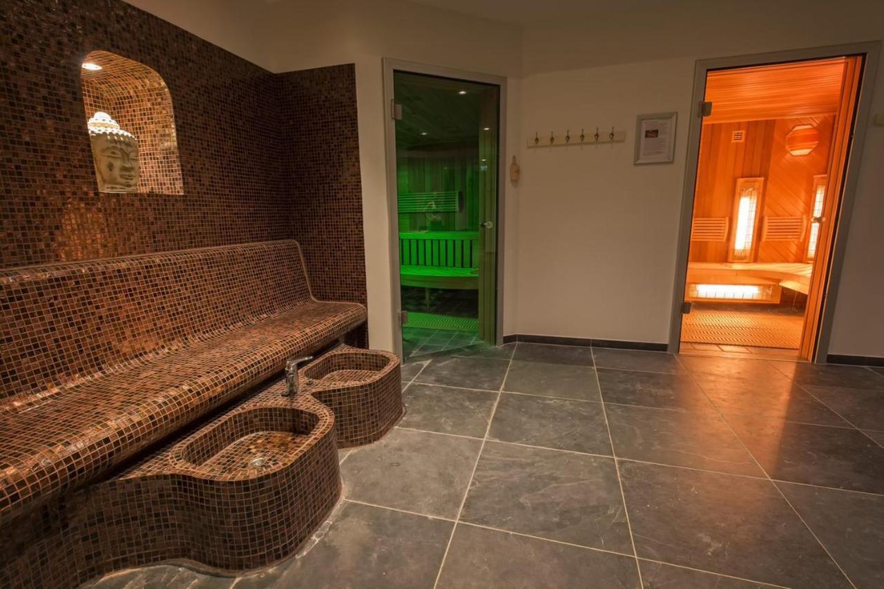 ホテル Europarcs Limburg Susteren エクステリア 写真